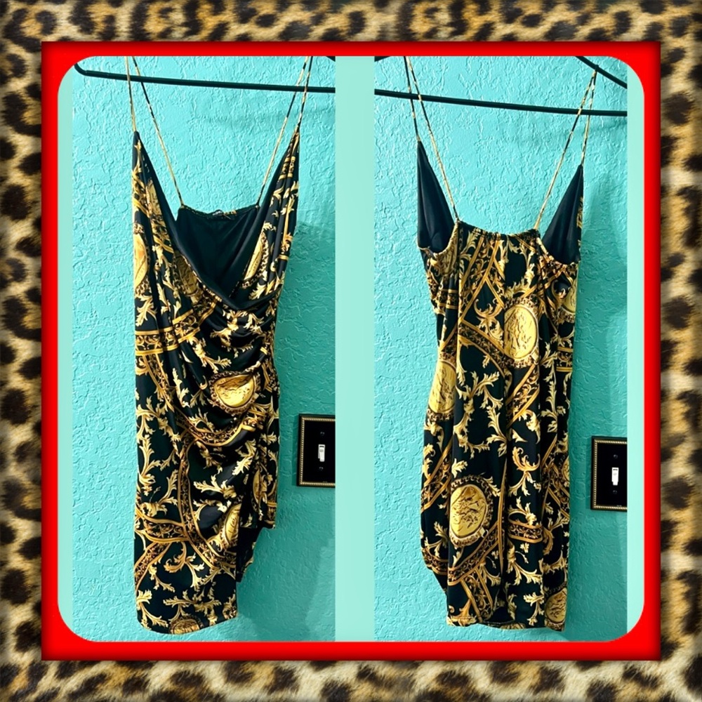 👑✅PRICE FIRM✅ Black and Gold Baroque Print Mini Dress